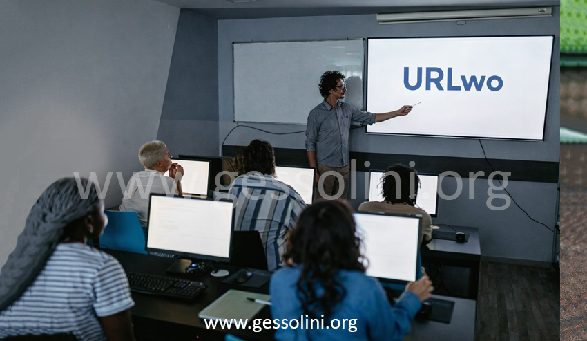 URLwo: A Smarter Way to Manage Links in the Digital World